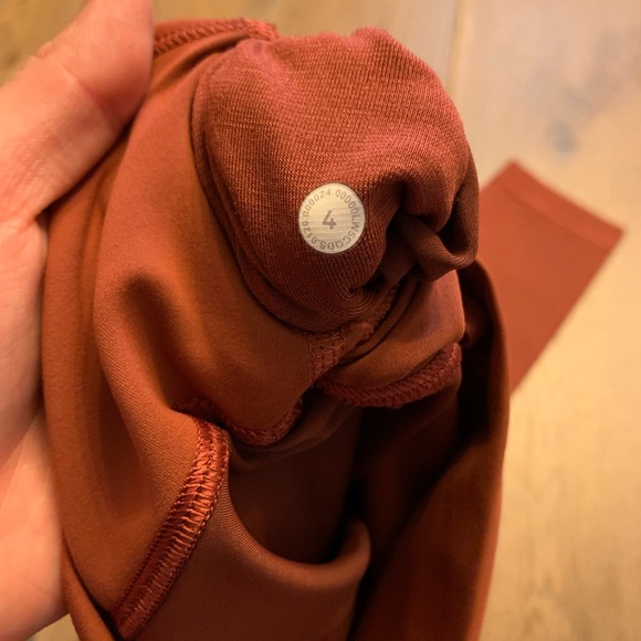 Lululemon Chianti Wunder Train Pant 25” size 4. - Picture 6 of 6